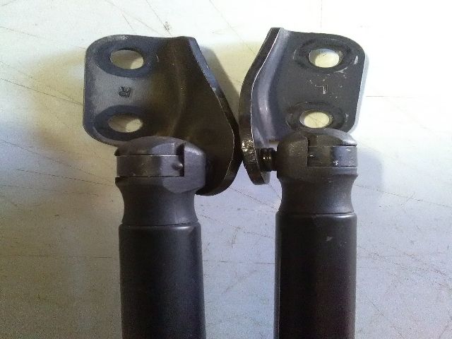 bontott SUZUKI SWIFT III Gázrugós Kitámasztó Teleszkóp Pár Csomagtérajtó