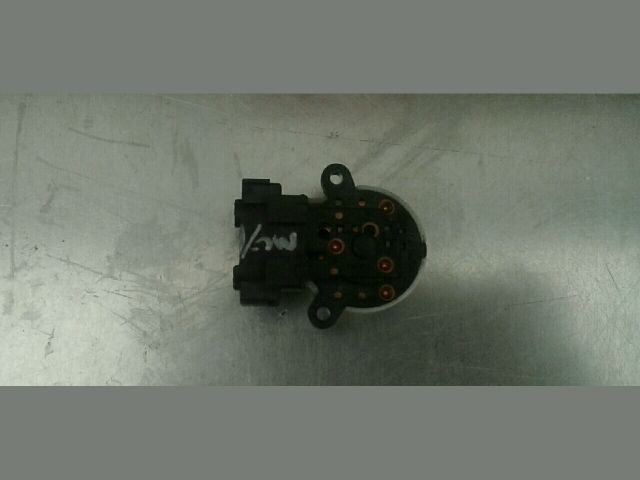 bontott SUZUKI SWIFT III Gyújtáskapcsoló Elektronika