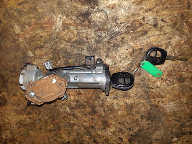 bontott SUZUKI SWIFT III Gyújtáskapcsoló