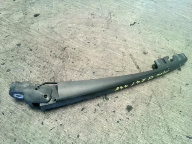 bontott SUZUKI SWIFT III Hátsó Ablaktörlő Kar