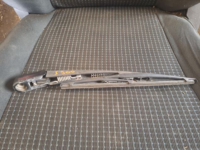 bontott SUZUKI SWIFT III Hátsó Ablaktörlő Kar