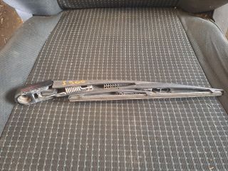 bontott SUZUKI SWIFT III Hátsó Ablaktörlő Kar