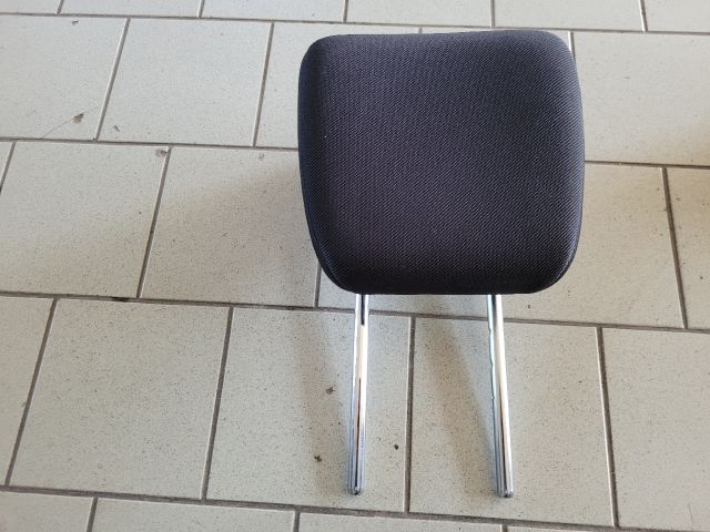 bontott SUZUKI SWIFT III Hátsó Fejtámla