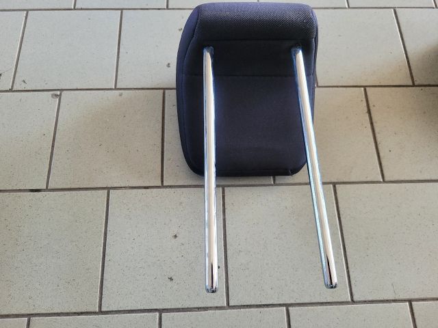 bontott SUZUKI SWIFT III Hátsó Fejtámla