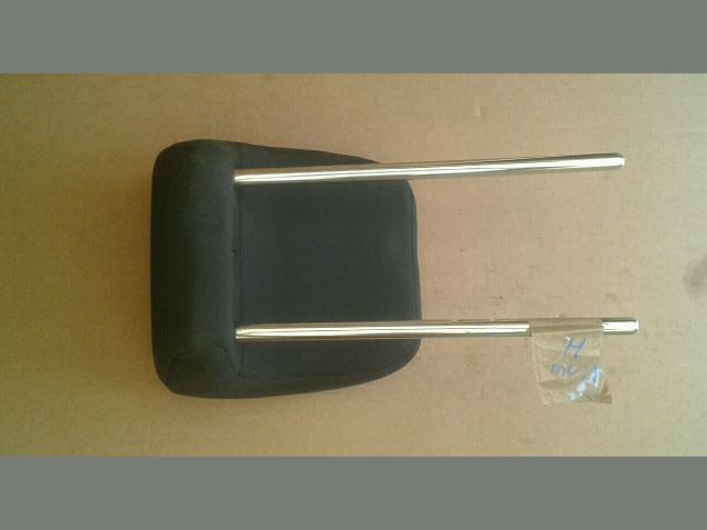 bontott SUZUKI SWIFT III Hátsó Fejtámla