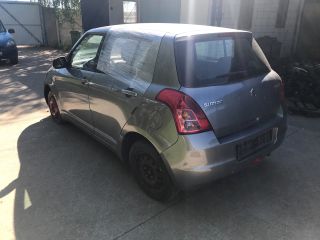 bontott SUZUKI SWIFT III Hátsó középső Biztonsági Öv Csat