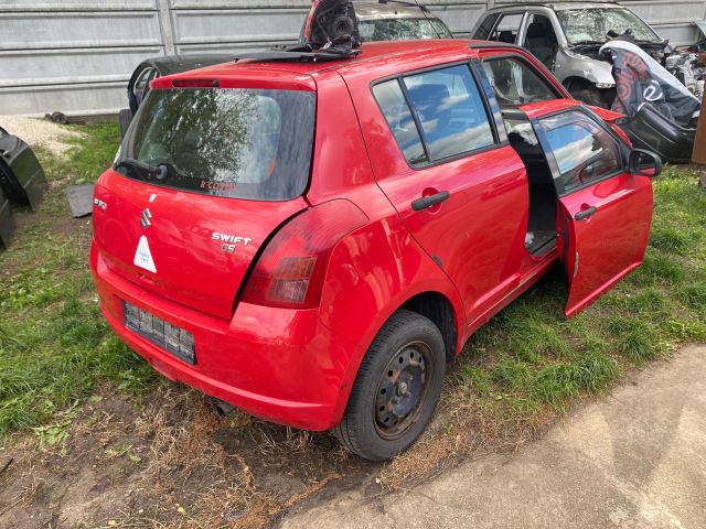 bontott SUZUKI SWIFT III Hátsó középső Biztonsági Öv Csat