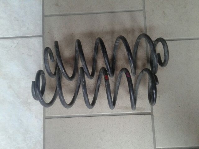 bontott SUZUKI SWIFT III Hátsó Rugó Pár