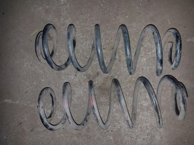 bontott SUZUKI SWIFT III Hátsó Rugó Pár