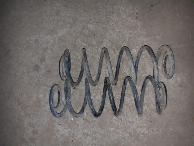 bontott SUZUKI SWIFT III Hátsó Rugó Pár