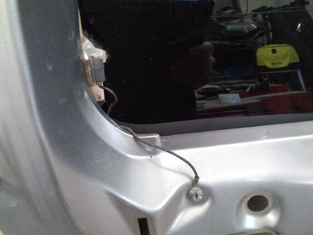 bontott SUZUKI SWIFT III Hátsó Szélvédő