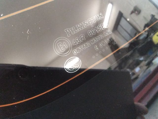 bontott SUZUKI SWIFT III Hátsó Szélvédő