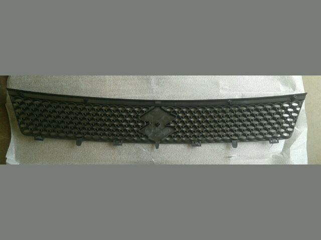 bontott SUZUKI SWIFT III Hűtőrács