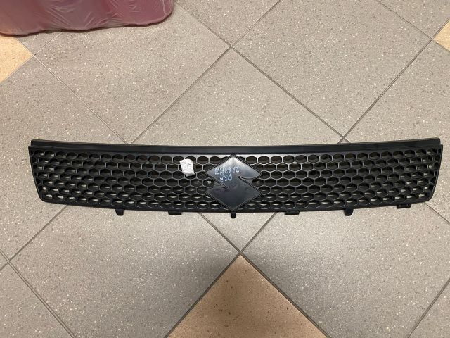 bontott SUZUKI SWIFT III Hűtőrács