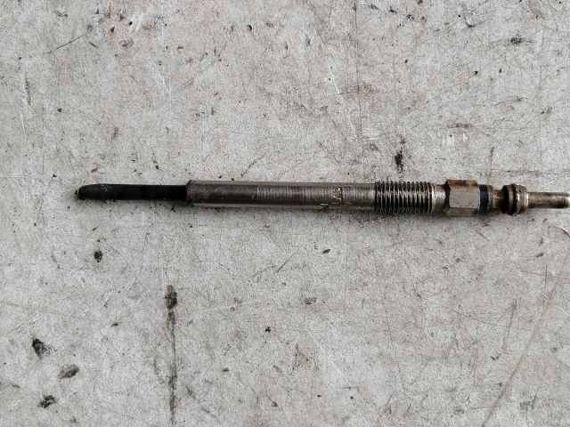 bontott SUZUKI SWIFT III Izzító/Gyújtó Gyertya