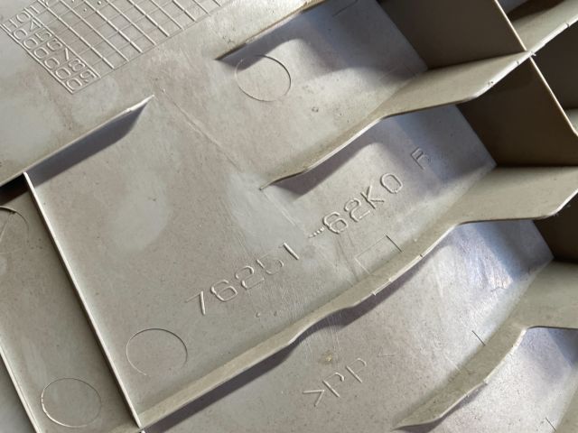 bontott SUZUKI SWIFT III Jobb C Oszlop Burkolat