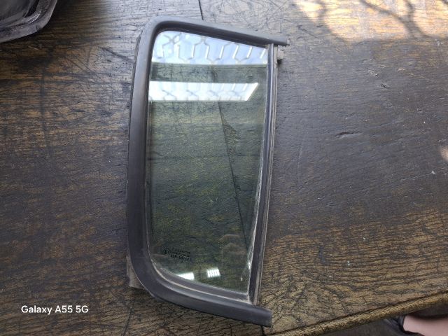 bontott SUZUKI SWIFT III Jobb C Oszlop Oldalablak Üveg