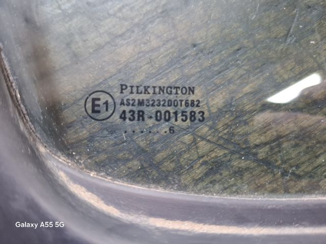 bontott SUZUKI SWIFT III Jobb C Oszlop Oldalablak Üveg