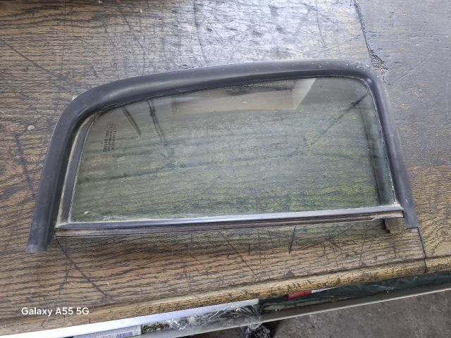 bontott SUZUKI SWIFT III Jobb C Oszlop Oldalablak Üveg