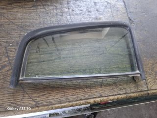 bontott SUZUKI SWIFT III Jobb C Oszlop Oldalablak Üveg