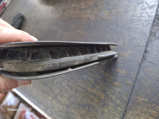 bontott SUZUKI SWIFT III Jobb C Oszlop Oldalablak Üveg