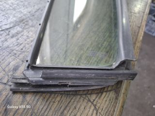 bontott SUZUKI SWIFT III Jobb C Oszlop Oldalablak Üveg