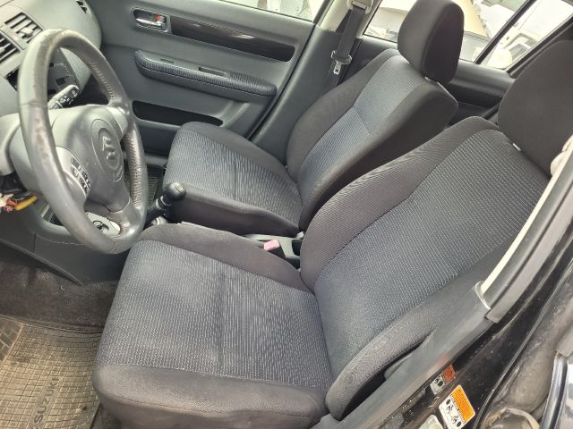 bontott SUZUKI SWIFT III Jobb első Ablak Sín