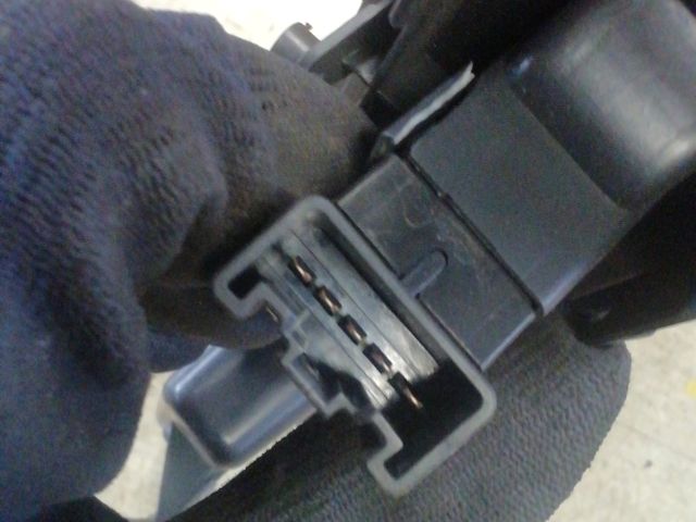 bontott SUZUKI SWIFT III Jobb első Ablakemelő Kapcsoló