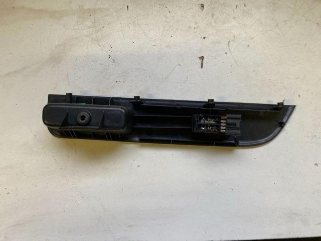 bontott SUZUKI SWIFT III Jobb első Ablakemelő Kapcsoló