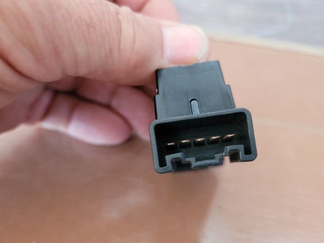 bontott SUZUKI SWIFT III Jobb első Ablakemelő Kapcsoló