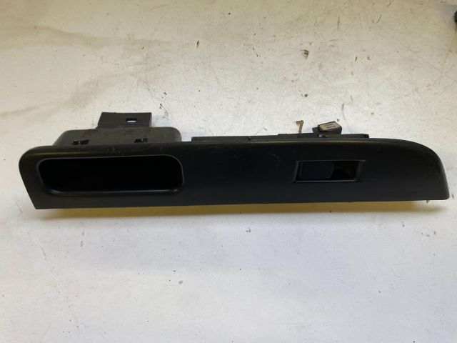 bontott SUZUKI SWIFT III Jobb első Ablakemelő Kapcsoló