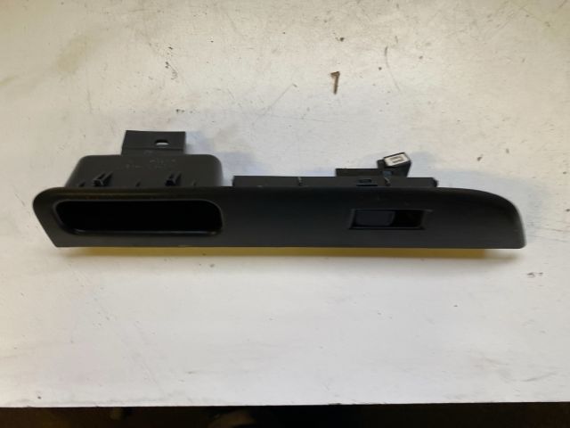 bontott SUZUKI SWIFT III Jobb első Ablakemelő Kapcsoló