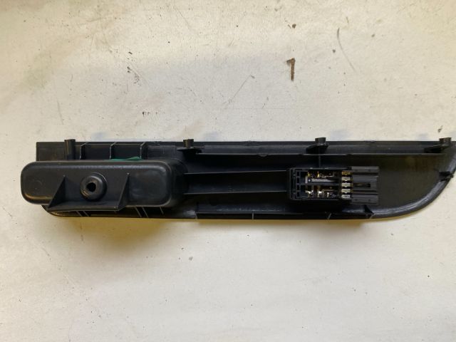 bontott SUZUKI SWIFT III Jobb első Ablakemelő Kapcsoló