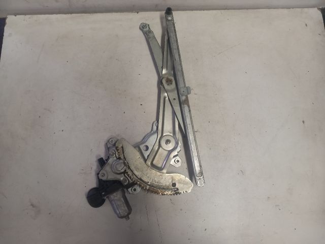 bontott SUZUKI SWIFT III Jobb első Ablakemelő Motor