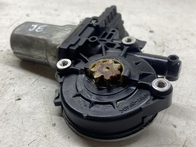 bontott SUZUKI SWIFT III Jobb első Ablakemelő Motor