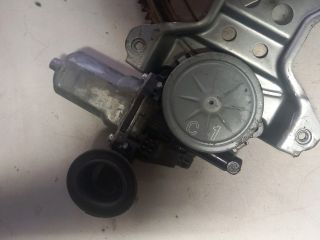 bontott SUZUKI SWIFT III Jobb első Ablakemelő Motor