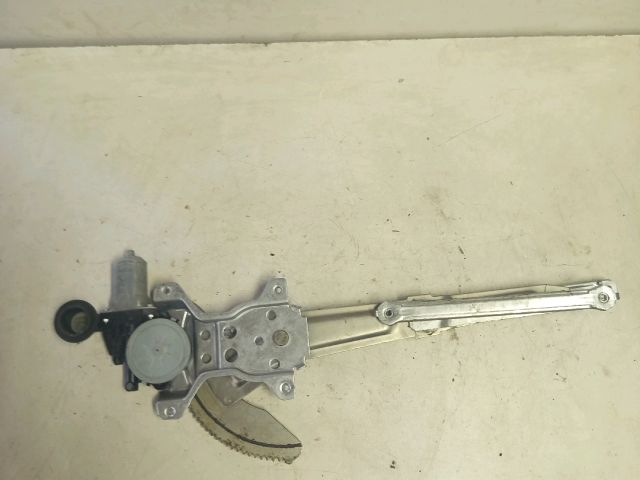 bontott SUZUKI SWIFT III Jobb első Ablakemelő Szerkezet (Elektromos)