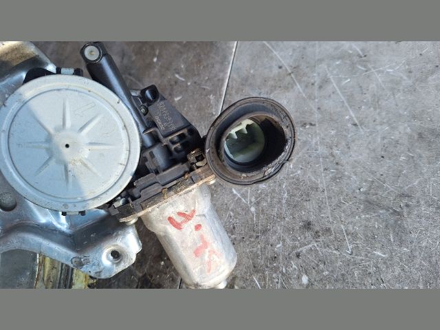 bontott SUZUKI SWIFT III Jobb első Ablakemelő Szerkezet (Elektromos)