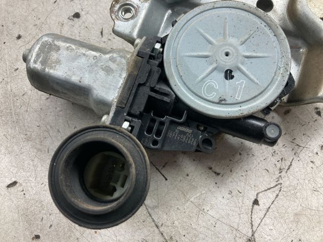 bontott SUZUKI SWIFT III Jobb első Ablakemelő Szerkezet (Elektromos)