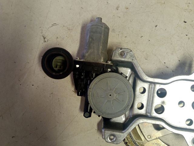 bontott SUZUKI SWIFT III Jobb első Ablakemelő Szerkezet (Elektromos)