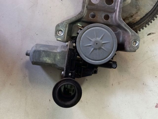 bontott SUZUKI SWIFT III Jobb első Ablakemelő Szerkezet (Elektromos)