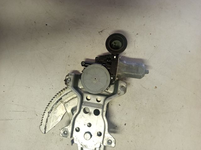 bontott SUZUKI SWIFT III Jobb első Ablakemelő Szerkezet (Elektromos)