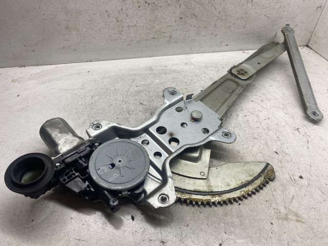 bontott SUZUKI SWIFT III Jobb első Ablakemelő Szerkezet (Elektromos)