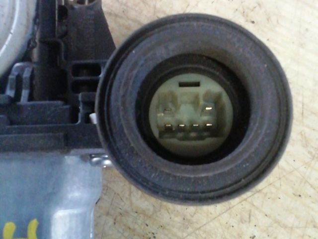 bontott SUZUKI SWIFT III Jobb első Ablakemelő Szerkezet (Elektromos)