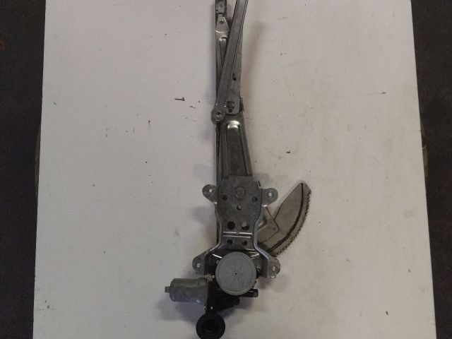 bontott SUZUKI SWIFT III Jobb első Ablakemelő Szerkezet (Elektromos)