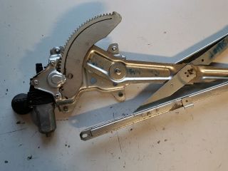 bontott SUZUKI SWIFT III Jobb első Ablakemelő Szerkezet (Elektromos)