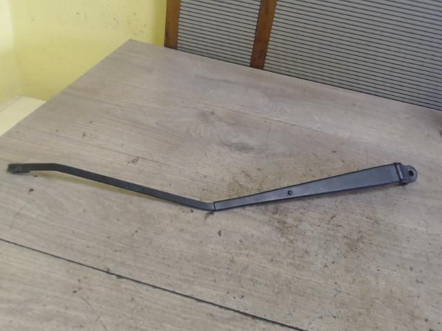 bontott SUZUKI SWIFT III Jobb első Ablaktörlő Kar