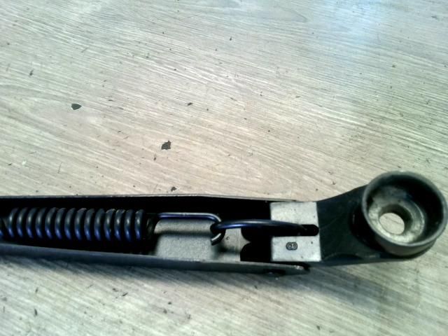 bontott SUZUKI SWIFT III Jobb első Ablaktörlő Kar