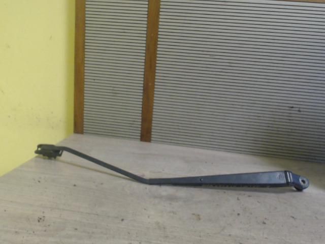 bontott SUZUKI SWIFT III Jobb első Ablaktörlő Kar