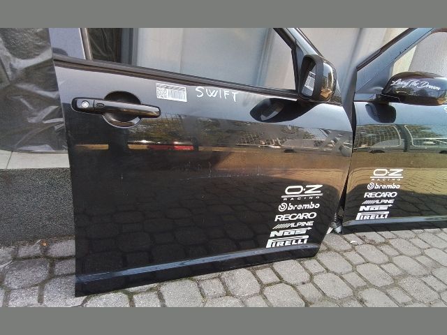 bontott SUZUKI SWIFT III Jobb első Ajtó (Részeivel)